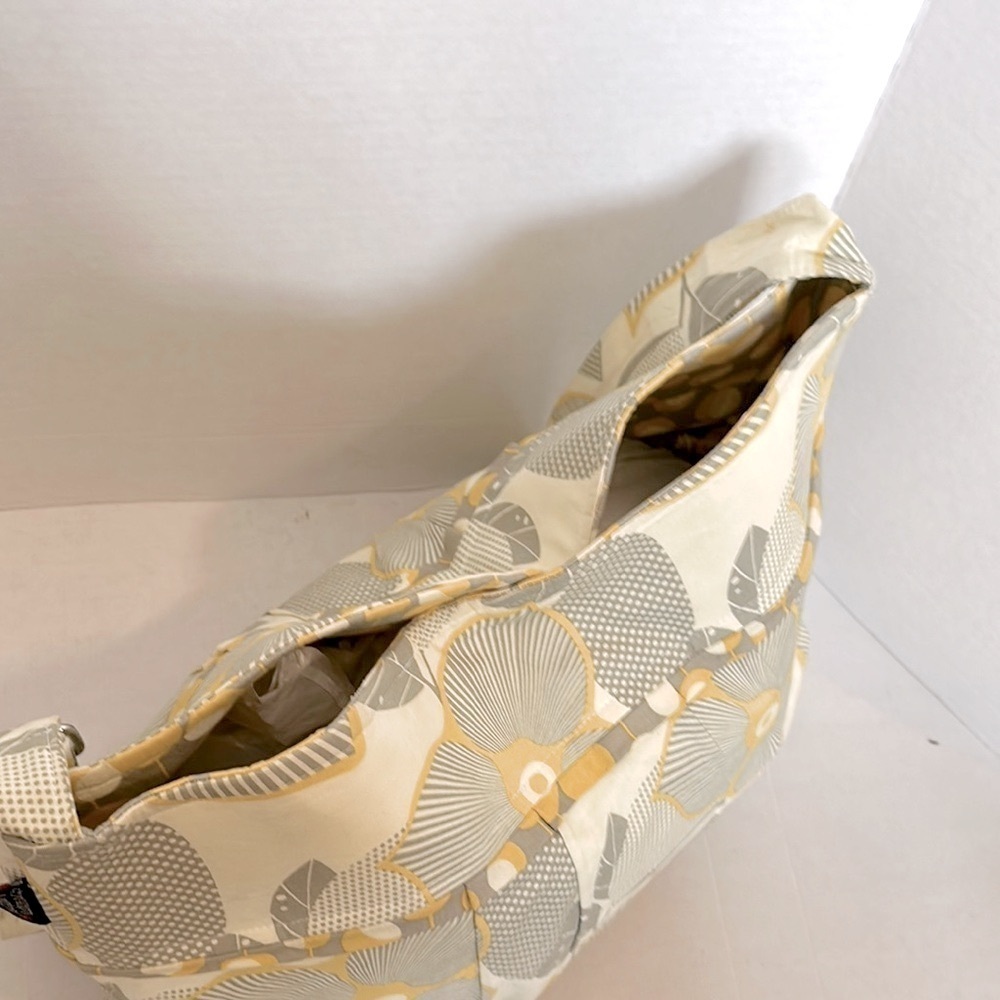 Amy Butler Floral Patterned CROSSBODY Bag - Yellow/ Gray by BAGENVY HANDBAGS EUC - Picture 7 of 16